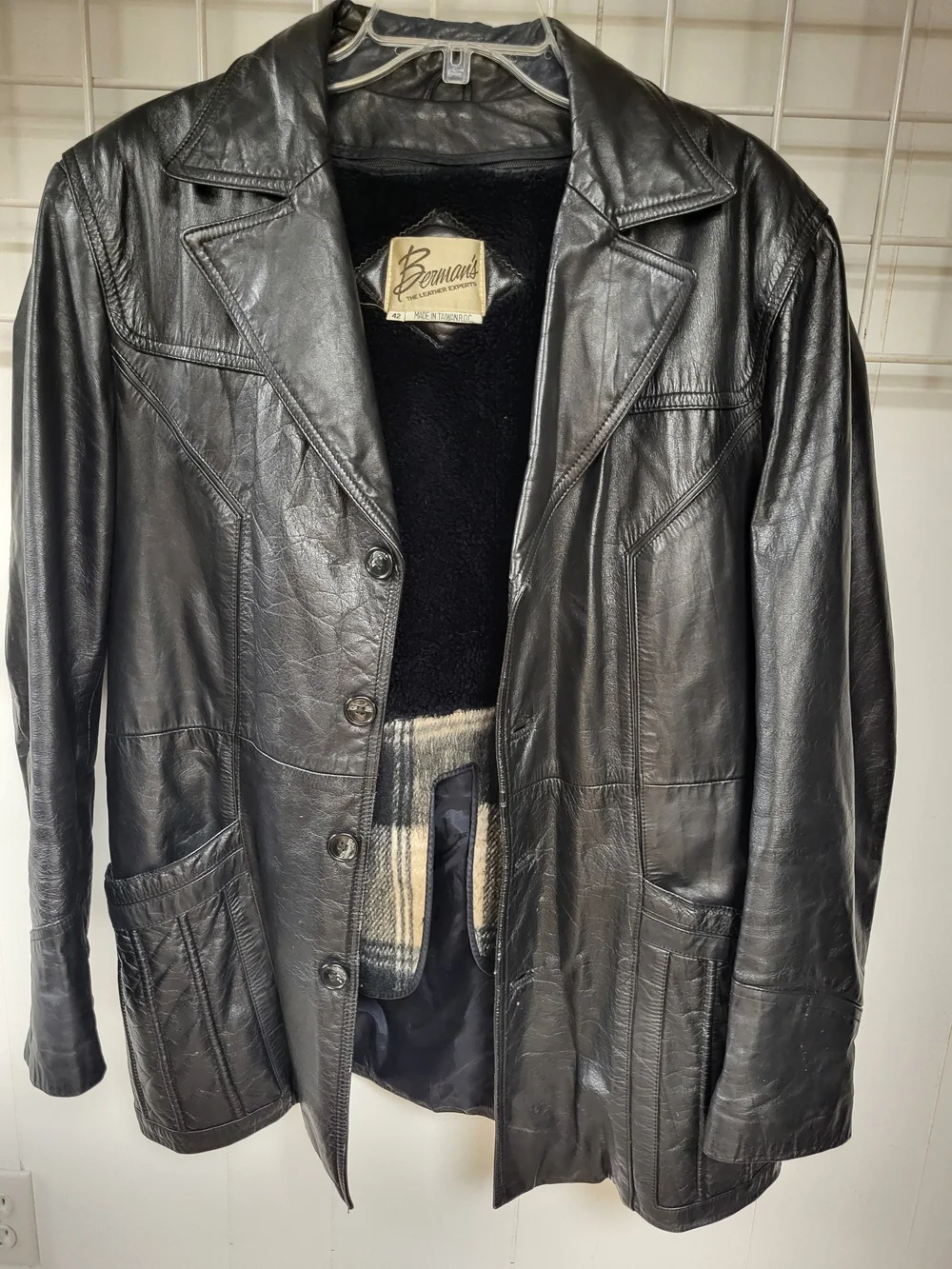 Vtg. Men's Black Leather Button-Front Trench Coat, Size 42, Meduim